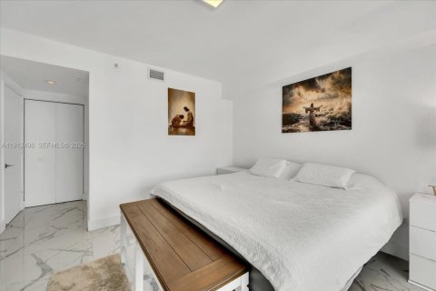 Condominio en venta en Sunny Isles Beach, Florida, 2 dormitorios, 141.58 m2 № 1983528 - foto 14