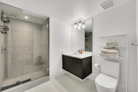 Condominio en venta en Sunny Isles Beach, Florida, 2 dormitorios, 141.58 m2 № 1983528 - foto 12