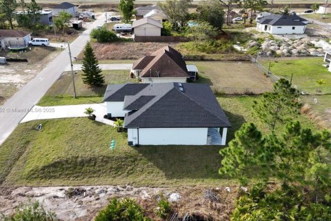 Casa en venta en Lehigh Acres, Florida, 3 dormitorios, 145.11 m2 № 1864432 - foto 4