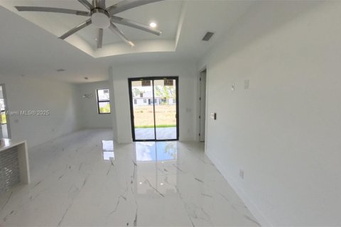 Casa en venta en Lehigh Acres, Florida, 3 dormitorios, 145.11 m2 № 1864432 - foto 15