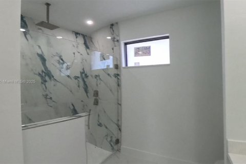 Casa en venta en Lehigh Acres, Florida, 3 dormitorios, 145.11 m2 № 1864432 - foto 22