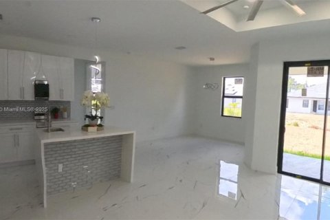 Casa en venta en Lehigh Acres, Florida, 3 dormitorios, 145.11 m2 № 1864432 - foto 14