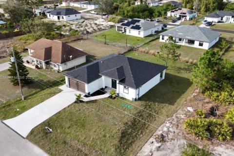 Casa en venta en Lehigh Acres, Florida, 3 dormitorios, 145.11 m2 № 1864432 - foto 3