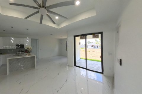 Casa en venta en Lehigh Acres, Florida, 3 dormitorios, 145.11 m2 № 1864432 - foto 12
