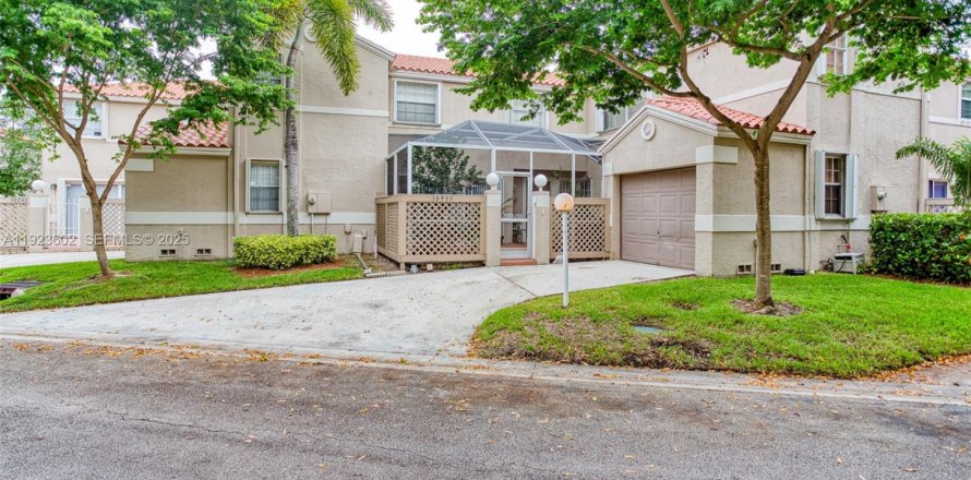 Adosado en Cooper City, Florida 3 dormitorios, 154.78 m2 № 1982294