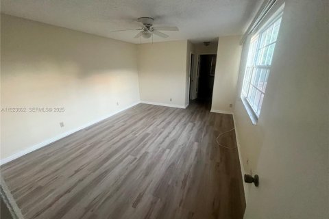 Adosado en alquiler en Cooper City, Florida, 3 dormitorios, 154.78 m2 № 1982294 - foto 13