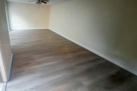 Adosado en alquiler en Cooper City, Florida, 3 dormitorios, 154.78 m2 № 1982294 - foto 6