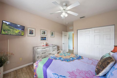 Condo in Davenport, Florida, 3 bedrooms  № 2144990 - photo 15