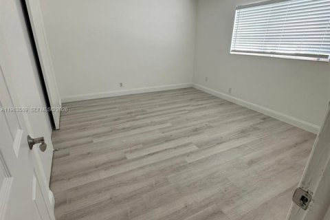 Condominio en alquiler en Hollywood, Florida, 1 dormitorio, 59.46 m2 № 2025351 - foto 23