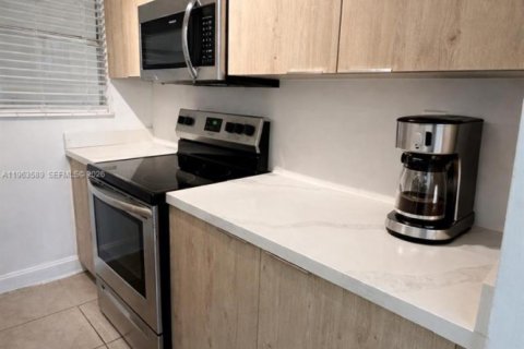 Condominio en alquiler en Hollywood, Florida, 1 dormitorio, 59.46 m2 № 2025351 - foto 14