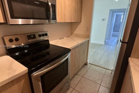 Condominio en alquiler en Hollywood, Florida, 1 dormitorio, 59.46 m2 № 2025351 - foto 12