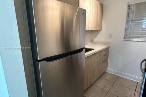 Condominio en alquiler en Hollywood, Florida, 1 dormitorio, 59.46 m2 № 2025351 - foto 17