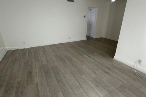 Condominio en alquiler en Hollywood, Florida, 1 dormitorio, 59.46 m2 № 2025351 - foto 4