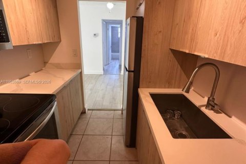 Condominio en alquiler en Hollywood, Florida, 1 dormitorio, 59.46 m2 № 2025351 - foto 15