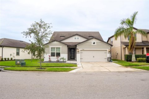 House in Wesley Chapel, Florida 4 bedrooms, 255.85 sq.m. № 1544779 - photo 1
