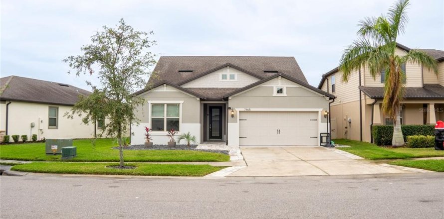 House in Wesley Chapel, Florida 4 bedrooms, 255.85 sq.m. № 1544779