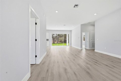 House in Ocala, Florida 4 bedrooms, 167.41 sq.m. № 2117917 - photo 7