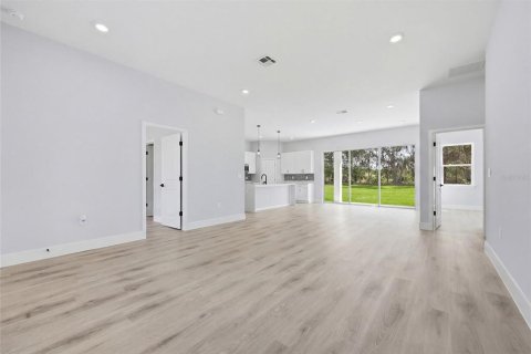 House in Ocala, Florida 4 bedrooms, 167.41 sq.m. № 2117917 - photo 8