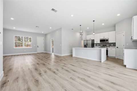 House in Ocala, Florida 4 bedrooms, 167.41 sq.m. № 2117917 - photo 12