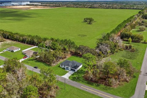 House in Ocala, Florida 4 bedrooms, 167.41 sq.m. № 2117917 - photo 4