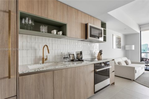 Copropriété à louer à Miami, Floride: 1 chambre, 46.92 m2 № 2270670 - photo 2