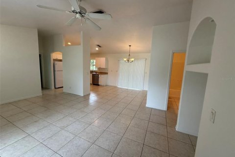 Villa ou maison à louer à North Port, Floride: 3 chambres, 115.29 m2 № 2156576 - photo 4