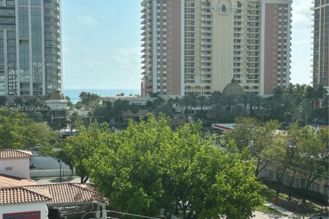 Condo in Sunny Isles Beach, Florida, 1 bedroom  № 1697914 - photo 23