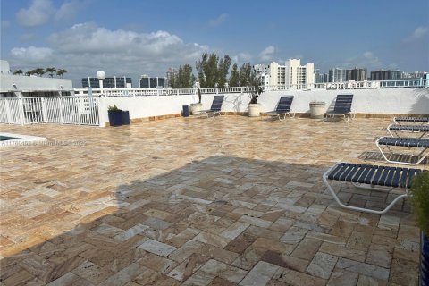 Condo in Sunny Isles Beach, Florida, 1 bedroom  № 1697914 - photo 21