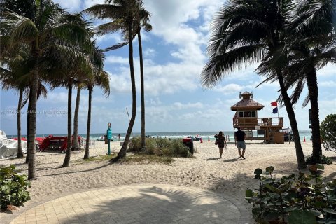 Condo in Sunny Isles Beach, Florida, 1 bedroom  № 1697914 - photo 28