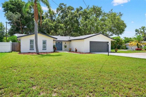 Casa en venta en Clearwater, Florida, 3 dormitorios, 130.81 m2 № 1850022 - foto 1