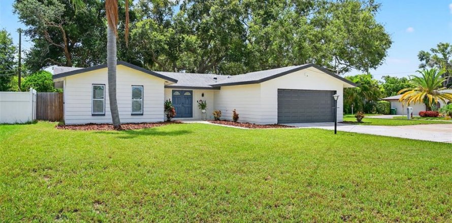 Casa en Clearwater, Florida 3 dormitorios, 130.81 m2 № 1850022