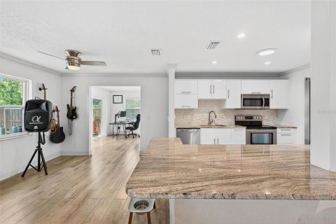 Casa en venta en Clearwater, Florida, 3 dormitorios, 130.81 m2 № 1850022 - foto 9