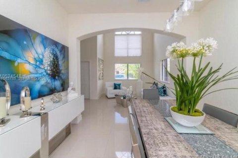 House in Kendall, Florida 5 bedrooms, 253.72 sq.m. № 2002717 - photo 8