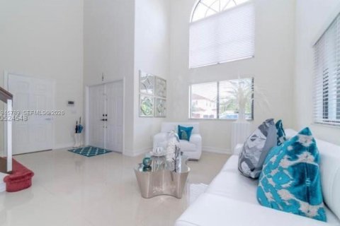 House in Kendall, Florida 5 bedrooms, 253.72 sq.m. № 2002717 - photo 6