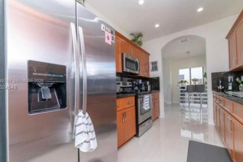 House in Kendall, Florida 5 bedrooms, 253.72 sq.m. № 2002717 - photo 10