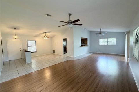 House in Casselberry, Florida 4 bedrooms, 166.57 sq.m. № 2114683 - photo 6