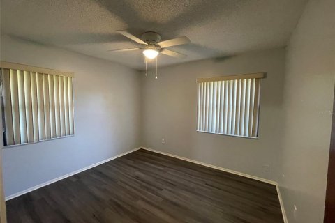 House in Casselberry, Florida 4 bedrooms, 166.57 sq.m. № 2114683 - photo 20