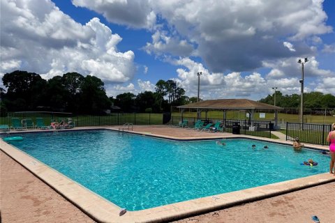 House in Casselberry, Florida 4 bedrooms, 166.57 sq.m. № 2114683 - photo 24