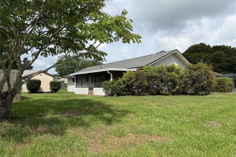House in Casselberry, Florida 4 bedrooms, 166.57 sq.m. № 2114683 - photo 21