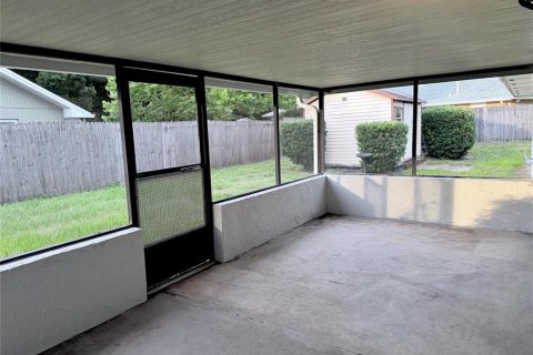 House in Casselberry, Florida 4 bedrooms, 166.57 sq.m. № 2114683 - photo 27