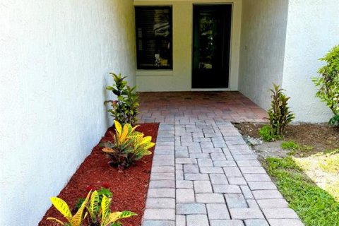 House in Casselberry, Florida 4 bedrooms, 166.57 sq.m. № 2114683 - photo 28