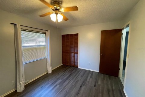 House in Casselberry, Florida 4 bedrooms, 166.57 sq.m. № 2114683 - photo 18