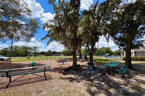 House in Casselberry, Florida 4 bedrooms, 166.57 sq.m. № 2114683 - photo 23