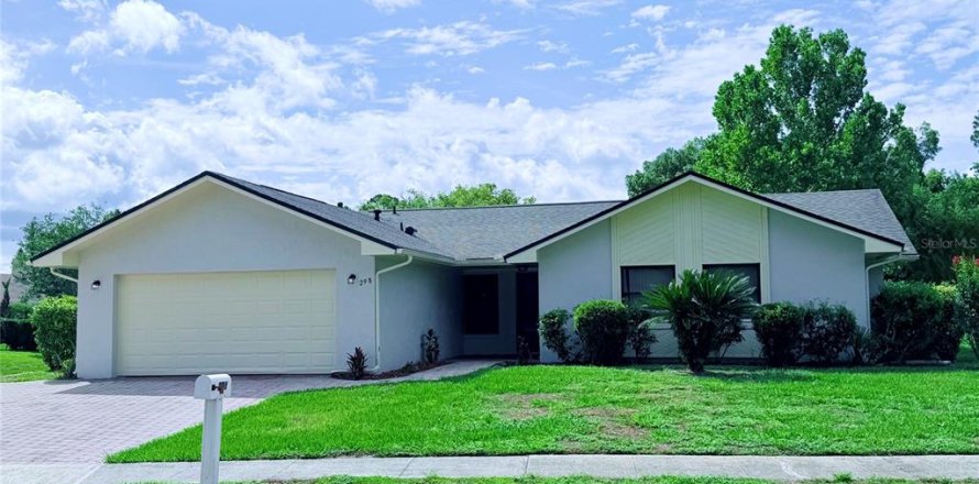 House in Casselberry, Florida 4 bedrooms, 166.57 sq.m. № 2114683