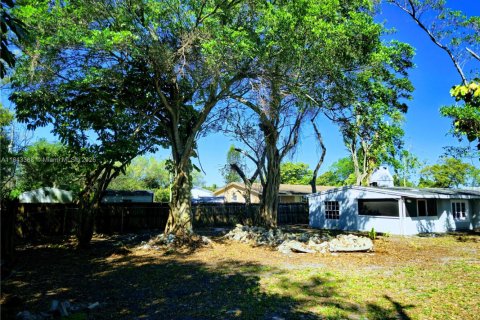 House in Miramar, Florida 4 bedrooms, 192.77 sq.m. № 1836783 - photo 21