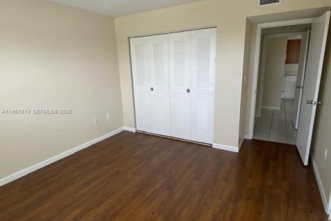 Купить кондоминиум в Катлер-Бей, Флорида 2 спальни, 103.4м2, № 2024301 - фото 9