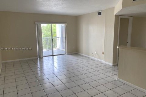 Купить кондоминиум в Катлер-Бей, Флорида 2 спальни, 103.4м2, № 2024301 - фото 4