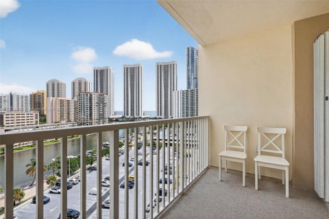 Copropriété à vendre à Sunny Isles Beach, Floride: 1 chambre, 70.79 m2 № 2014051 - photo 8
