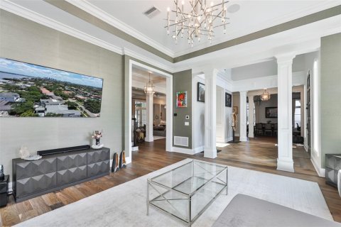 Villa ou maison à louer à Tampa, Floride: 6 chambres, 593.92 m2 № 2107530 - photo 6