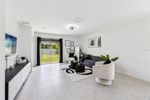 Casa en venta en Kissimmee, Florida, 3 dormitorios, 117.34 m2 № 2210845 - foto 7